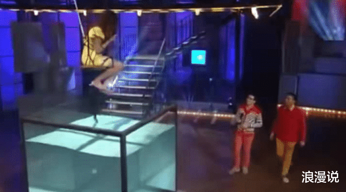 『综艺节目』泰国综艺刷新认知底线！女嘉宾只能听之任之，为收视率不顾尺度