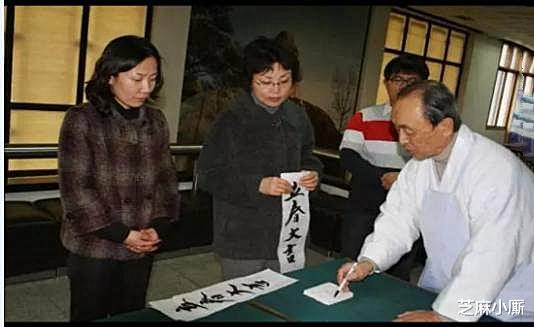 韩国■韩国废止汉字后，当地春联是用韩文写的？看到成品不少国人都笑了