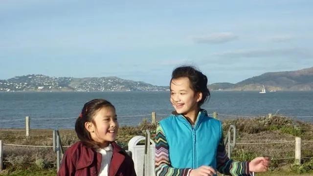 【陈冲】陈冲自曝太宠女儿，无时无刻展现母爱，网友：你弃养的双胞胎呢
