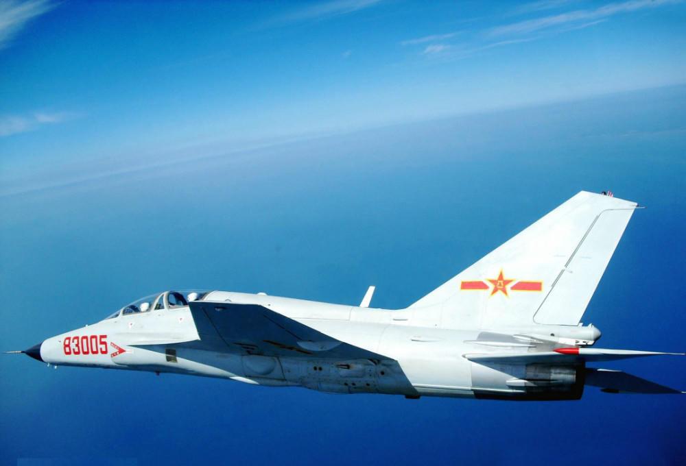 「歼-8」我国的明星武器，服役多年成全球销量冠军，至今活跃世界各地