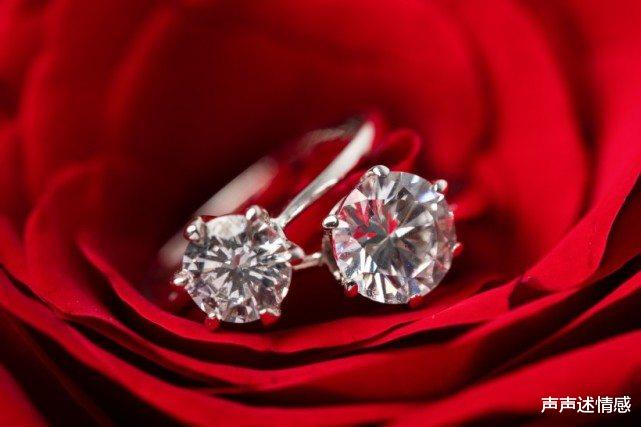 「生肖」未来一个月内，上有贵人，下有良缘，时来运转收获爱情的四大生肖