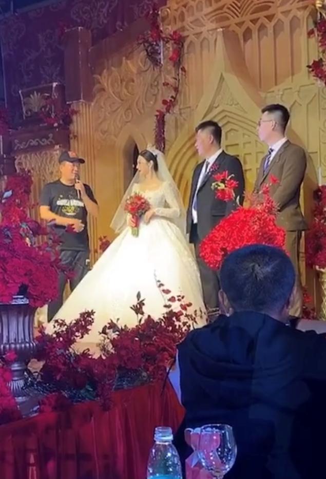 36歲“謝永強”婚禮曝光，95後小新娘比王小蒙還美！網友：白瞎瞭-圖6