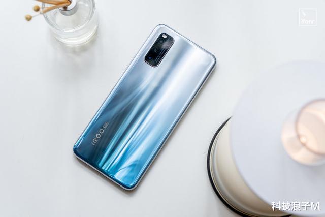 『vivo』还在认为vivo“高价低配”？看下这三款手机，让你马上改变看法