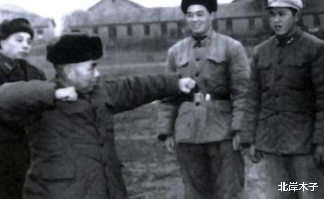 『许世友』出身少林的许世友找耿飚比武,耿飚手一挥:不用比,你非我的对手