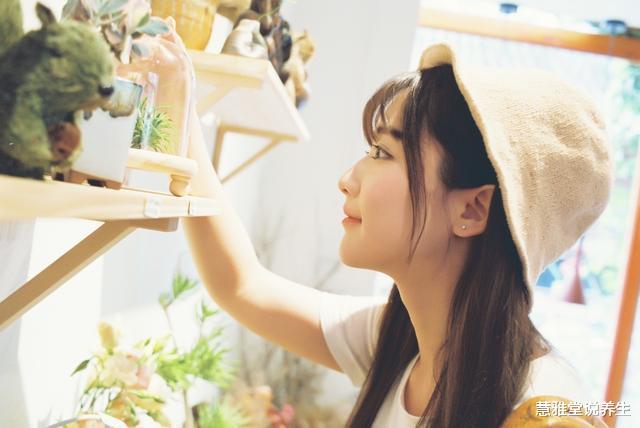 衰老|女人45岁之后,身上3处越“薄”,衰老越慢,更易长寿