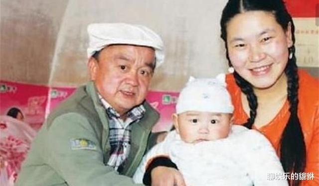 张伸|中国第一矮人:身高1米娶小18岁娇妻,如今无戏可拍妻子离去