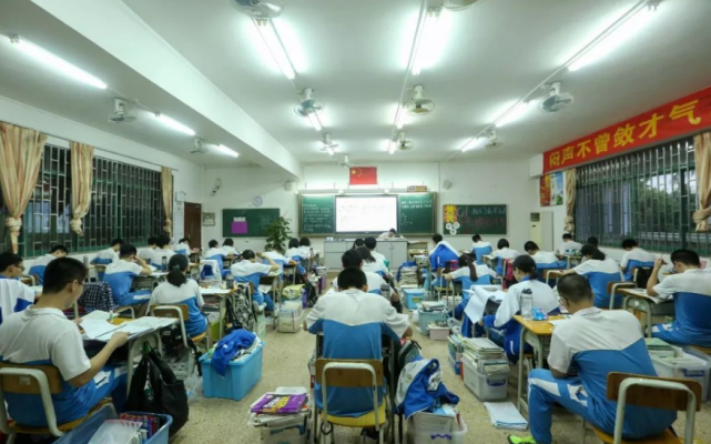 ##高考为什么不是全国统一试卷？校长说出真相，不是不想是不能！