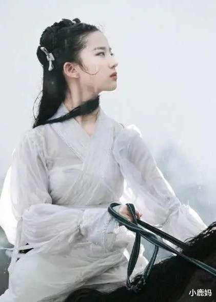 #刘亦菲#刘亦菲“雨中骑马戏”为何被删掉？当网友看到她后背后，全明白了！