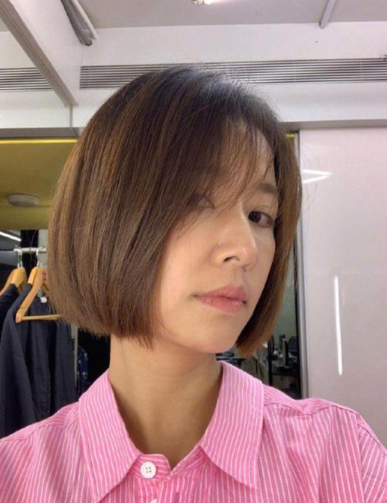 林心如|林心如何时剪去长发变成短发了？发文宣布：结束了就是新的开始！