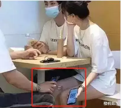 |搞笑GIF趣图：在健身房这样骑车减肥，还不如在路上骑车锻炼！