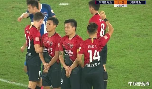 佳兆业|继傅明后，中超又一主裁引争议！直接出红牌，不看VAR就罚下球员