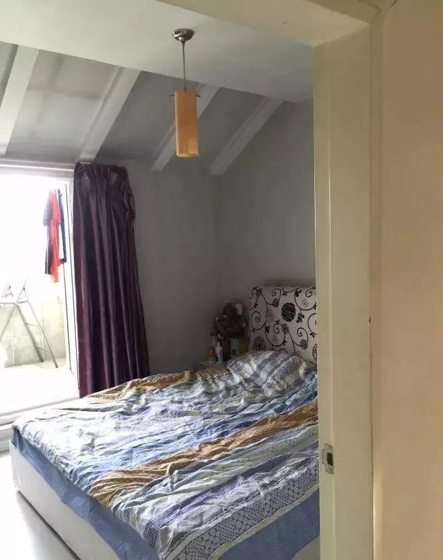 32㎡小复式，爆改成拥有10个功能空间的“豪宅”，餐厅兼书房真赞