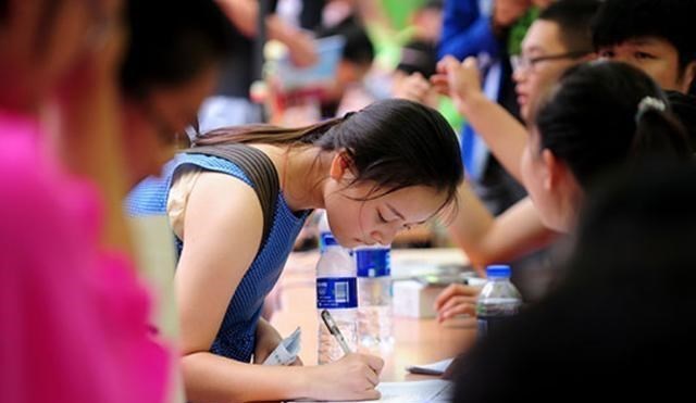 高校|大学“最惨”专业,年年进入高校专业撤销榜,家长喜欢但难就业