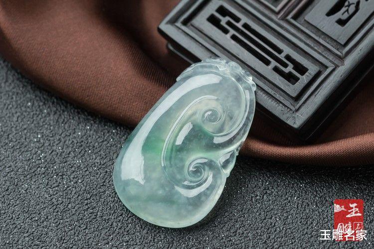 |两三百的玉可以养人吗？什么样的玉才能的养人？