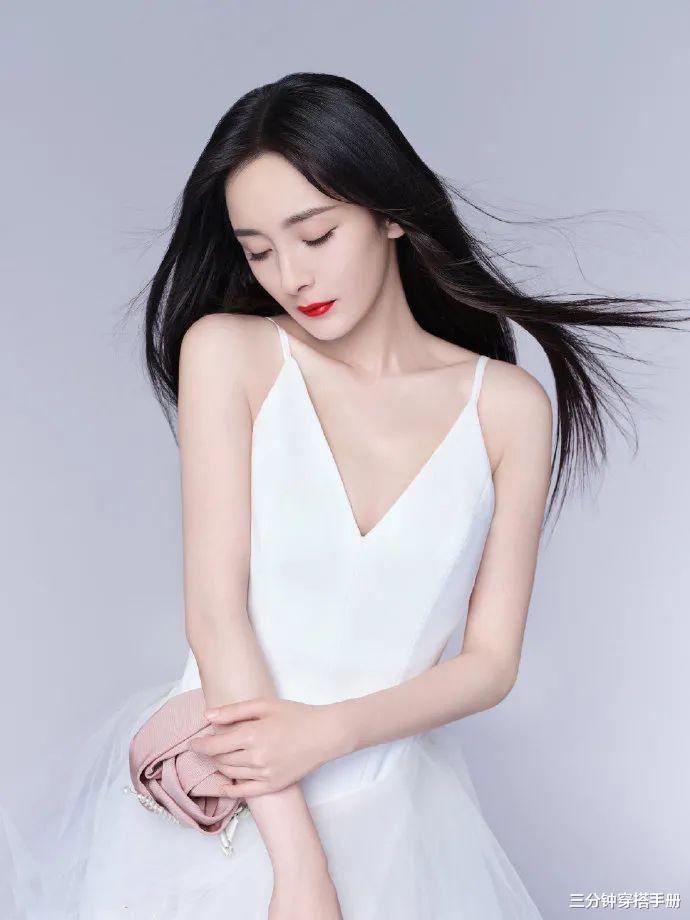 眼妆|杨幂要把这款“裸眼妆”带火了!化妆省掉这一部分,竟然意外高级