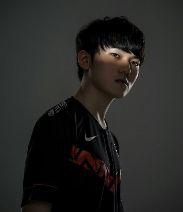 「ig」JKL走了我不急!IG经理SXL聊天记录被扒出,现在火烧屁股了!