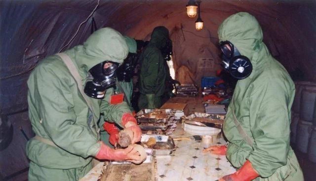 #日军#日军投降前偷埋弹药库，60年后日本老兵良心发现，拯救数万村民