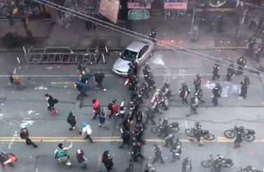 【西雅图】特朗普清场西雅图，抗议的黑人开始逃：要来中国？华裔女性还在支持…