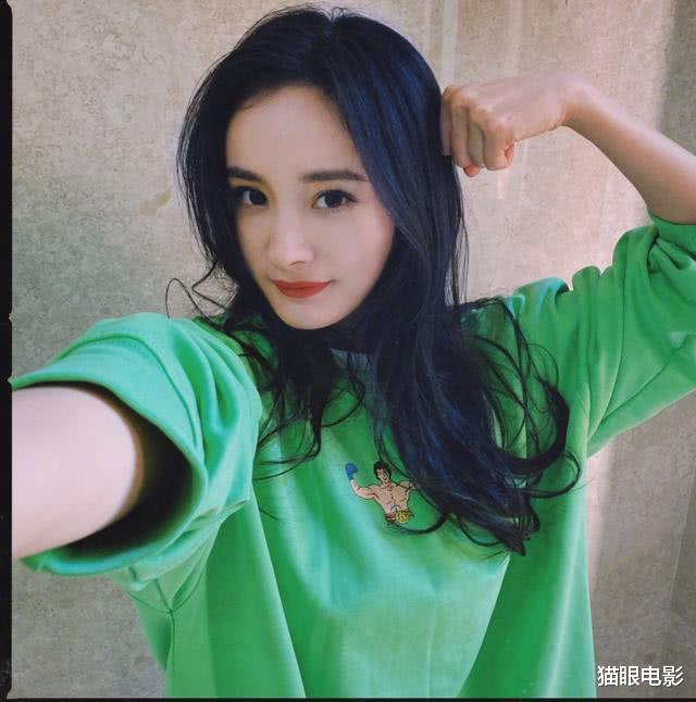 杨幂■杨幂11岁旧照曝光，与李亚鹏拍戏模样清秀，被赞从小美到大