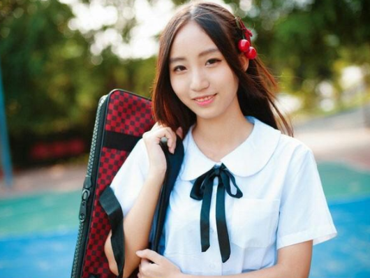 一言蔽之 看不上的同事毕业于清华北大,喜欢的却是二本,是太肤浅了吗?