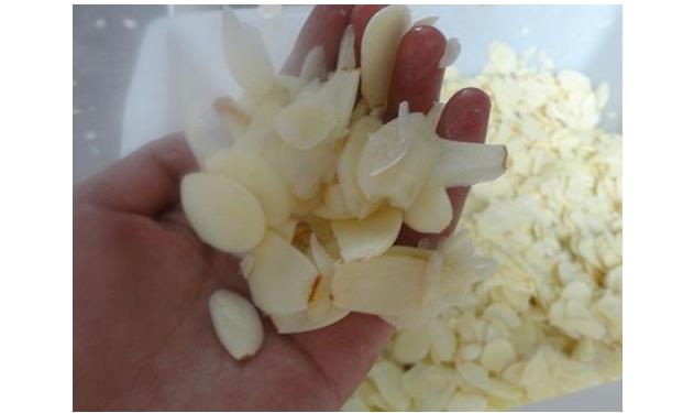 ##大蒜切片擦眉毛，生姜切片擦脚底，身体会有这些改变，不妨试一试！