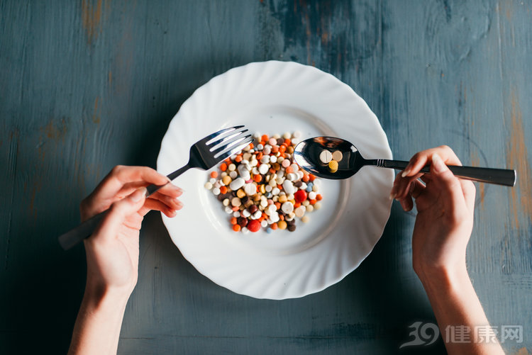 血糖|新研究证实：适度“挨饿”能延寿！“节食续命”的机制被发现了