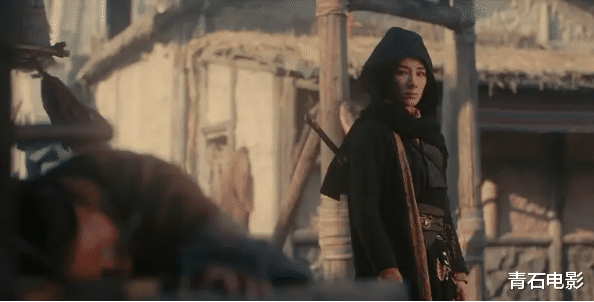 白发魔女|和男人共进浴桶、头发能自由变色，黄奕这片也能叫《白发魔女》？