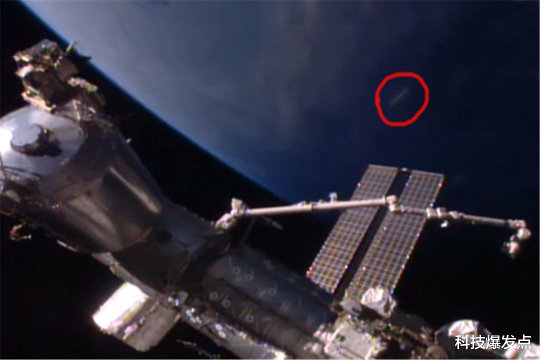 国际空间站|国际空间站被包围了？5个不明飞行物先后到达，这是怎么回事？