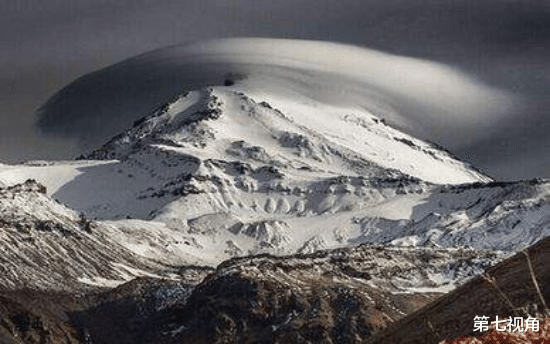 陨石|?2013年撞向地球的陨石,在半路被不明物体撞击解体,谁在保护人类?