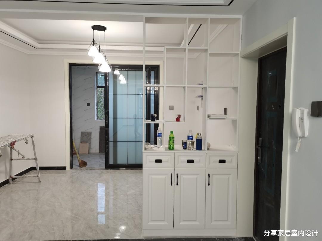 |新房省钱装修，自己设计，全屋铺瓷砖，电视墙不做一点造型！