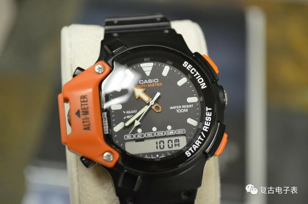 民法典|推土机式的传感器双显登山表——CASIO ALTI-METER AW330