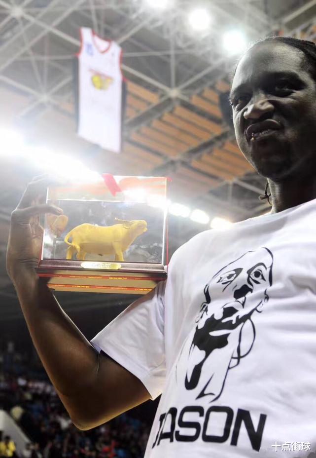 积臣|CBA第一外援为何不是马布里麦迪而是他?如今在中国担任训练营教练