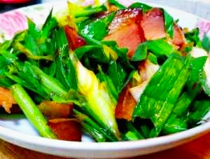 「腊肉」蒜苗和它是天生一对, 百吃不腻, 血管不堵了, 口臭不见了, 多吃不长肉