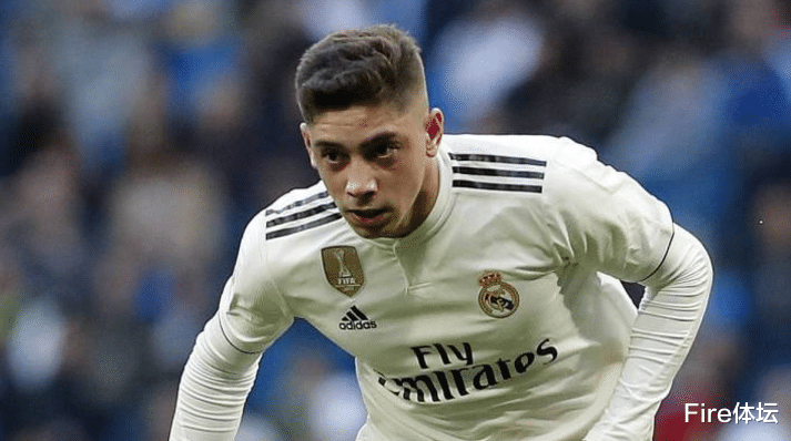 皇家马德里|皇马3-2挖出未来支柱！齐达内爱徒彻底崛起，堪称足坛最佳B2B