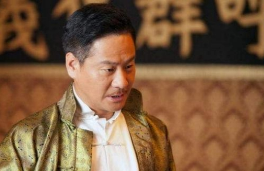 『吴京』他曾比吴京还要红，成名时抛弃妻女另娶新欢，如今沦落到跑龙套！