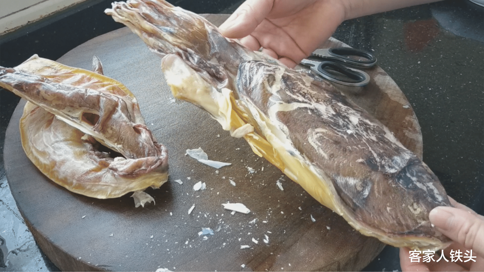 莲子@春季天气燥，多给家人煲这一锅双莲汤，好喝润燥滋补，常喝气色好