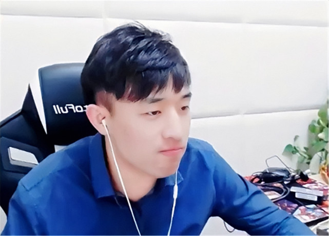 旭旭宝宝|DNF：“姚策划”在线发装备，一个团6个金牌，宝哥再次被安排上了