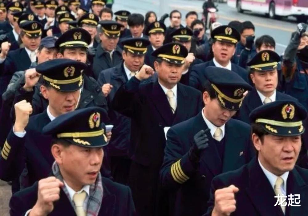 美國高價招募失敗，400名外籍飛行員現身中國：隻為一張中國綠卡-圖2