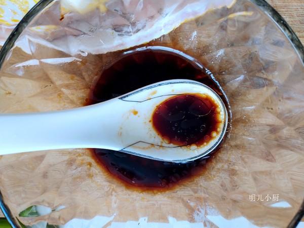 『』鱼刺卡在喉咙里,就别再喝醋了,给你支1招,鱼刺自己滑出来