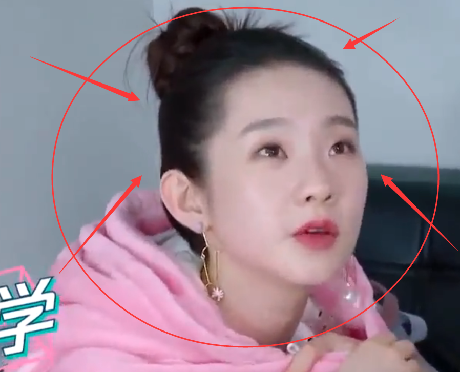 张艺凡■“贴头皮”不是谁都能驾驭的，刘些宁张艺凡同框，瞬间明白了