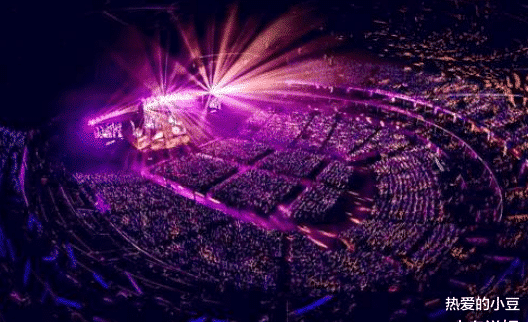 娱乐圈:国内从不混娱乐圈的歌手,也不宣传演唱会,却总是一票难求!