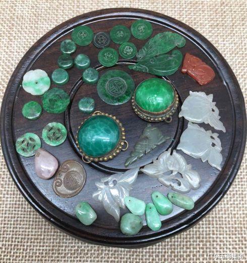 「翡翠」什么东西价值1万1克？原来是帽子上的它！