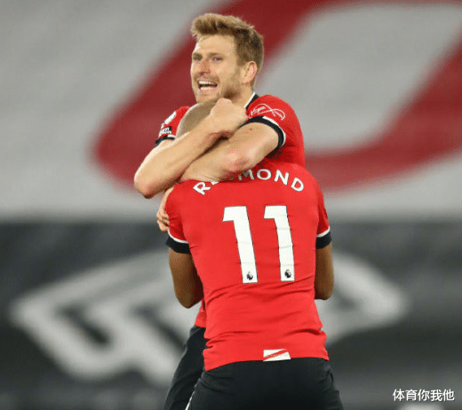 英超|英超2-0把这黑马送上榜首！6队要跟利物浦争冠，热刺最有希望