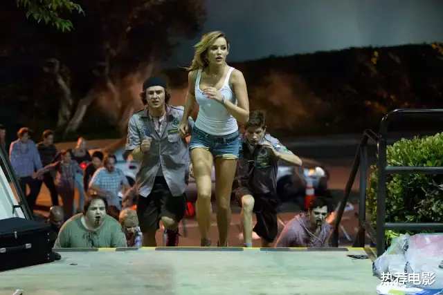 弗兰|成本480万狂收1.2亿的高票房，这位黑马导演终于又出新作