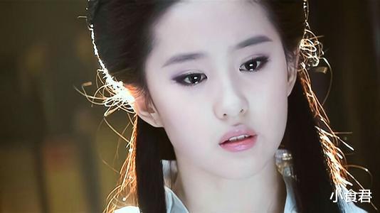 黄晓明▲因为长得丑刘亦菲拒绝跟他合作，还被黄晓明抢走主角，如今让人高攀不起！