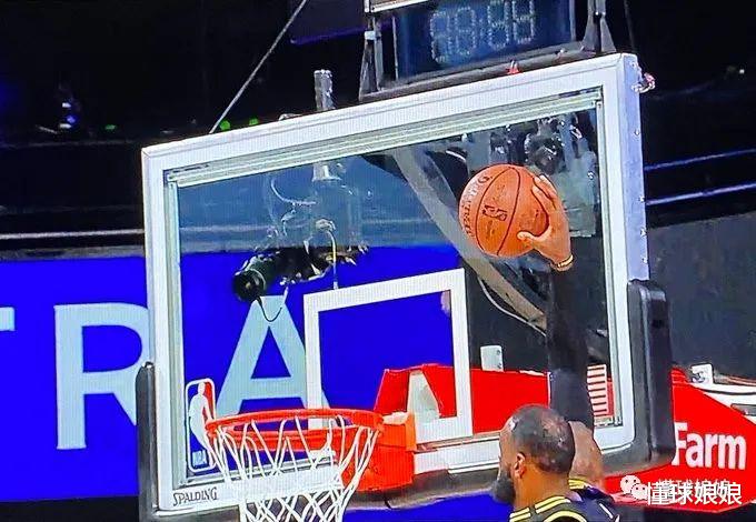 湖人队|湖人厉害了！湖人垃圾！湖人对不起！1场比赛逼疯了多少人