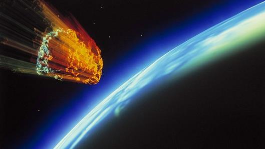 [尼斯湖水怪]7000吨重的陨石坠落，却被飞行物击毁？究竟是谁在暗中保护人类？