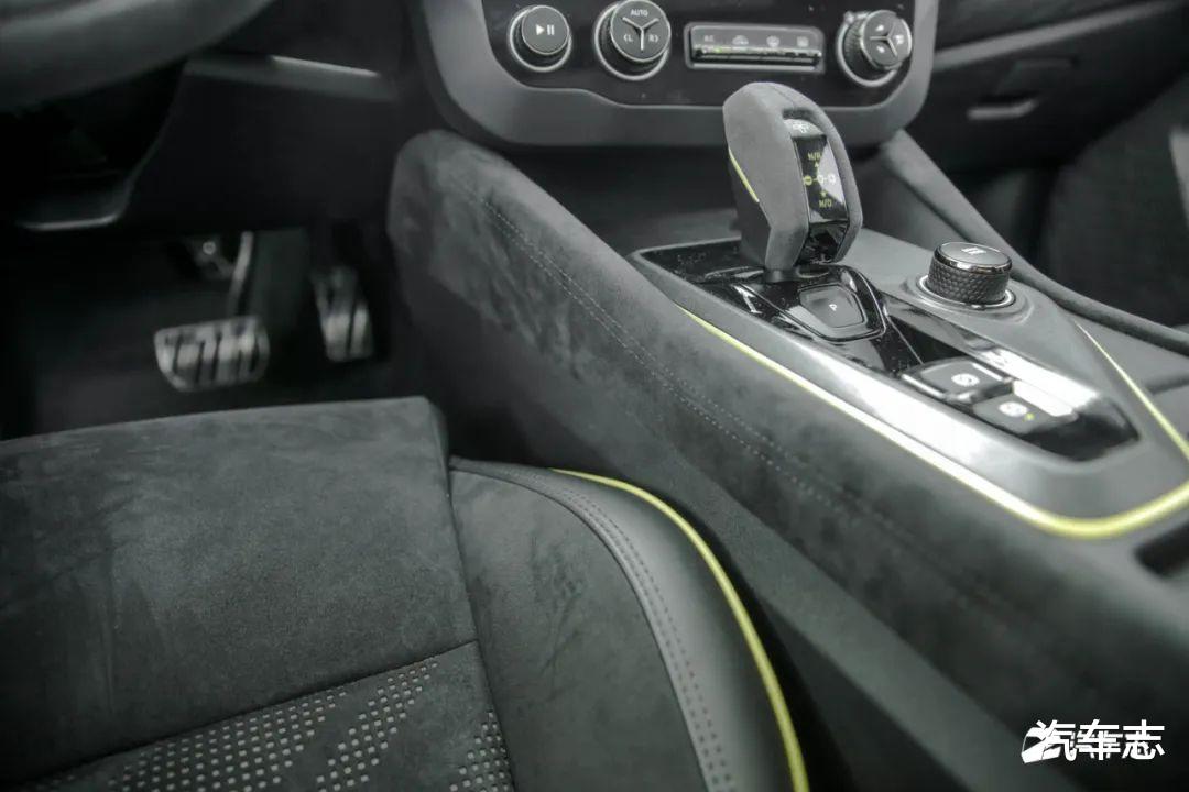 『领克03』领克03+的Alcantara和人造皮一个价？我们找来实车一探究竟