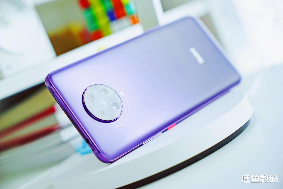 红米手机■降价500,网友齐声要补偿,魅族哭了,降价700,无声无响,小米笑了