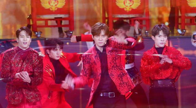 「沙溢」春晚不到半年，三位明星就身败名裂，被网友打入无底深渊